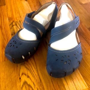 Earth origins Bosk Brenda sandal in blue